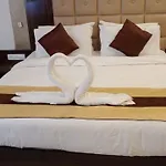 Collection O 17189 Hotel Kanak Ashram Road