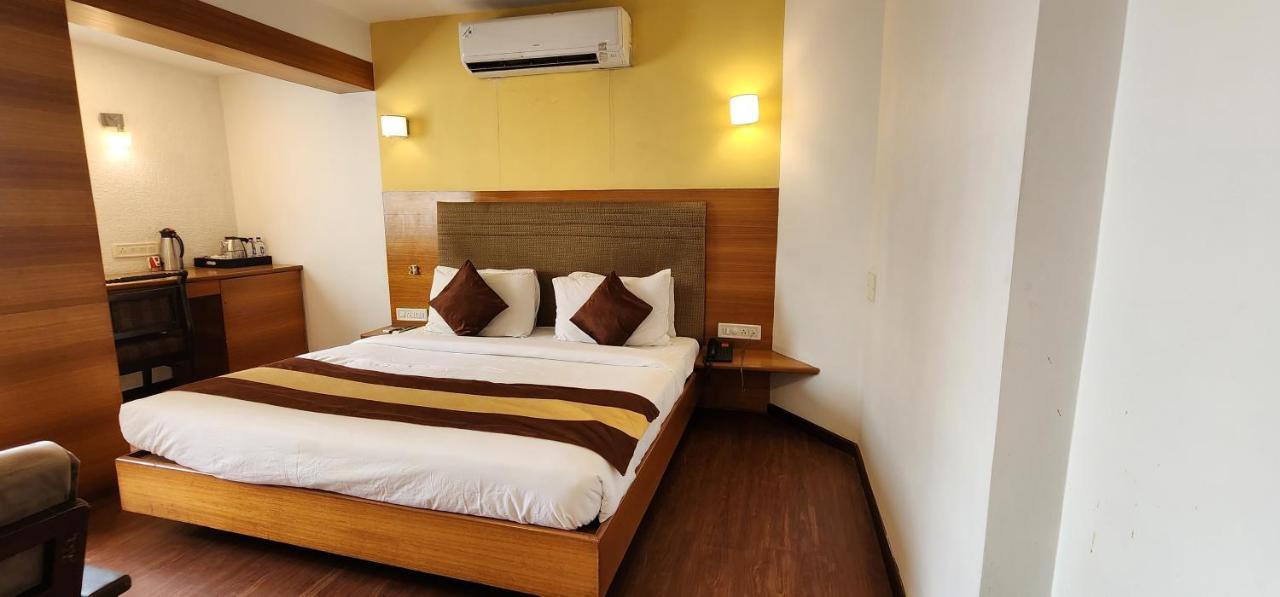 Collection O 17189 Kanak Ashram Road 3* Ahmedabad